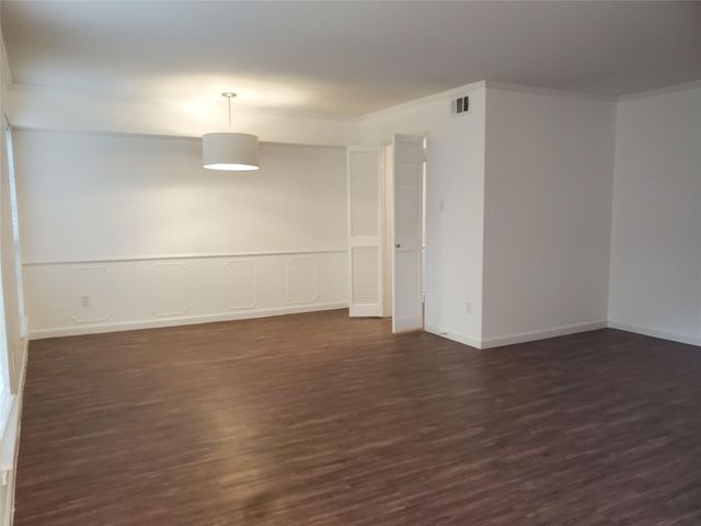 361 N Post Oak Lane 131, Houston, TX 77024