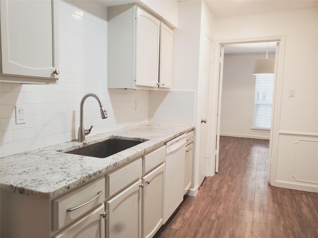 361 N Post Oak Lane 131, Houston, TX 77024