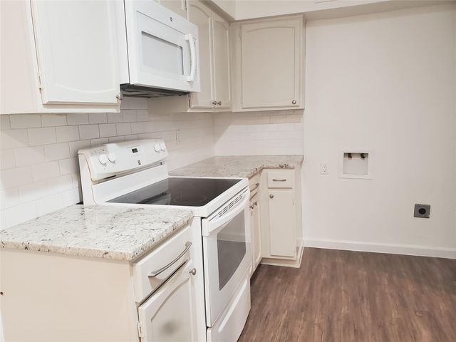 361 N Post Oak Lane 131, Houston, TX 77024