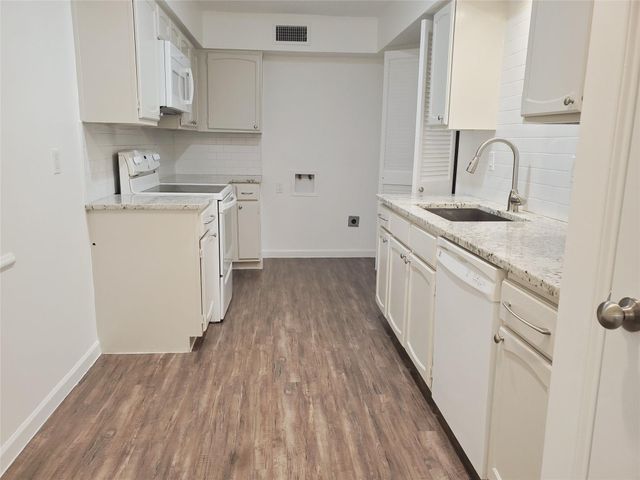 361 N Post Oak Lane 131, Houston, TX 77024