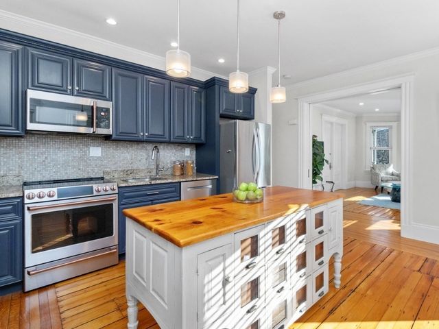 15 Henshaw St 1, Boston, MA 02135