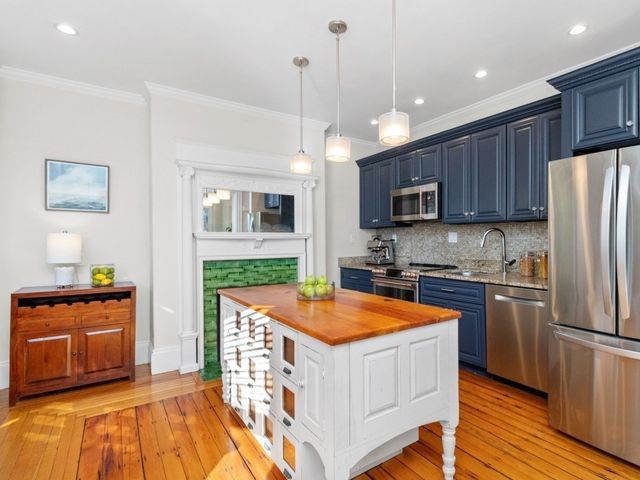 15 Henshaw St 1, Boston, MA 02135