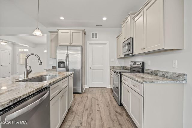 121 Shadow Creek Drive, Hubert, NC 28539