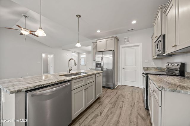 121 Shadow Creek Drive, Hubert, NC 28539