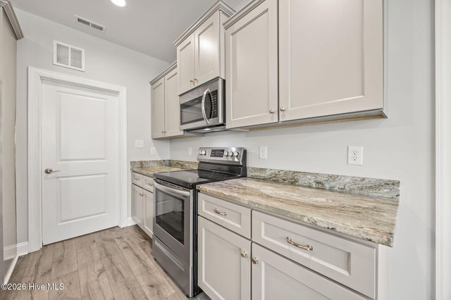 121 Shadow Creek Drive, Hubert, NC 28539