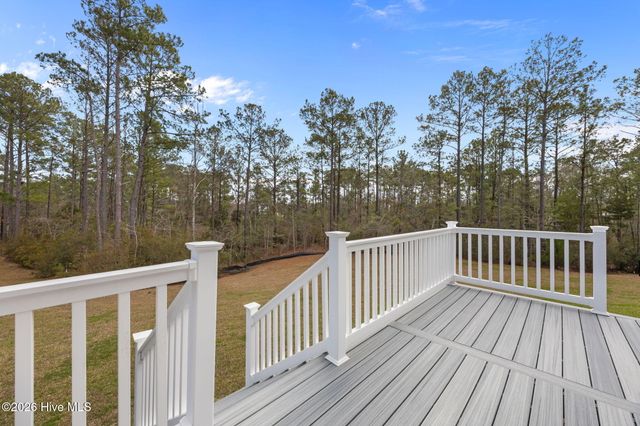 121 Shadow Creek Drive, Hubert, NC 28539