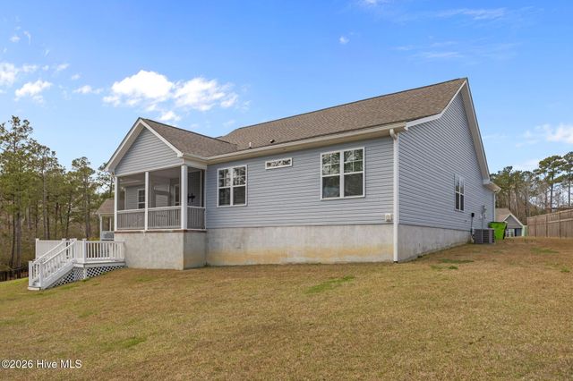 121 Shadow Creek Drive, Hubert, NC 28539