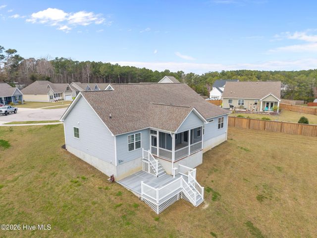 121 Shadow Creek Drive, Hubert, NC 28539