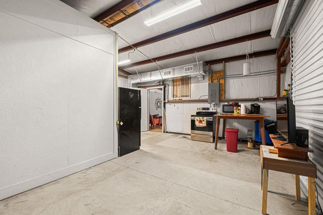 1084 Beech Crest Drive, New Ulm, TX 78950
