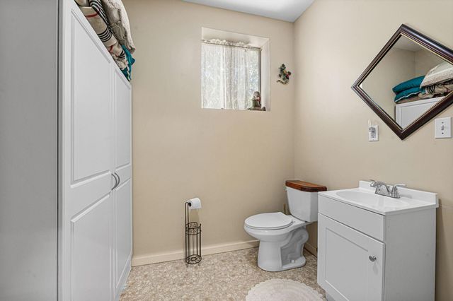 1084 Beech Crest Drive, New Ulm, TX 78950