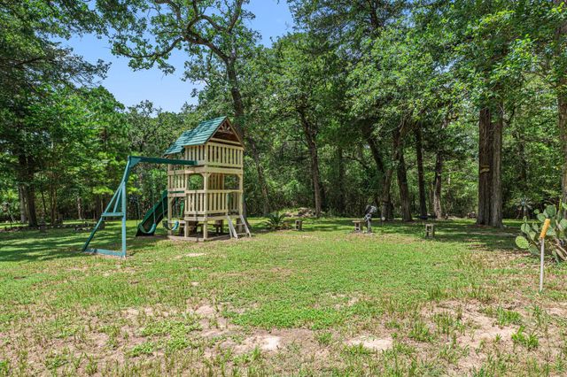 1084 Beech Crest Drive, New Ulm, TX 78950