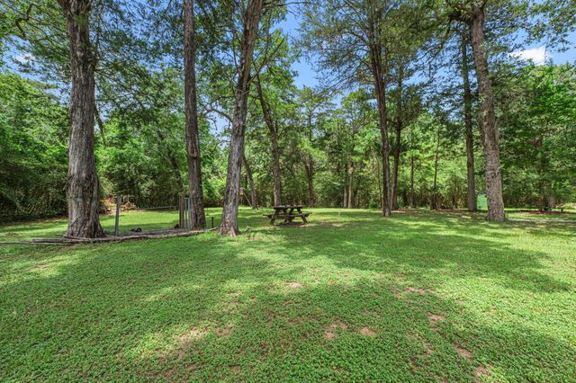 1084 Beech Crest Drive, New Ulm, TX 78950