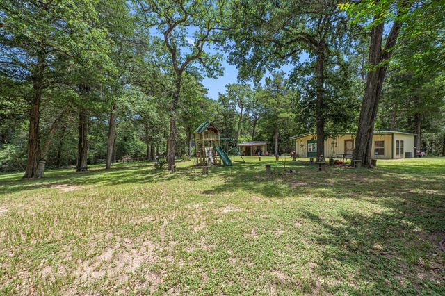 1084 Beech Crest Drive, New Ulm, TX 78950