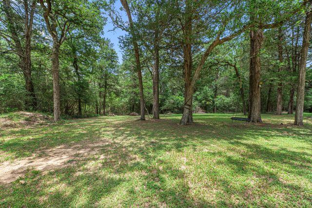 1084 Beech Crest Drive, New Ulm, TX 78950