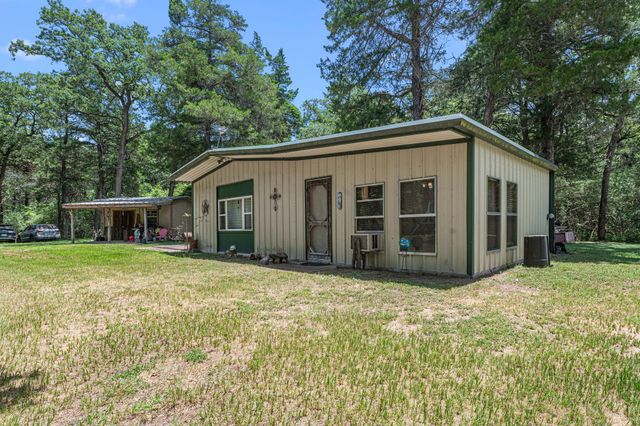 1084 Beech Crest Drive, New Ulm, TX 78950