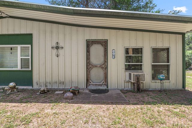 1084 Beech Crest Drive, New Ulm, TX 78950