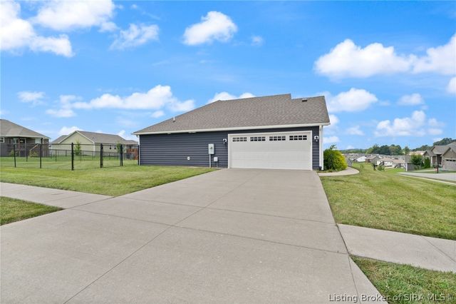 6003 Crestview Lane, Georgetown, IN 47122
