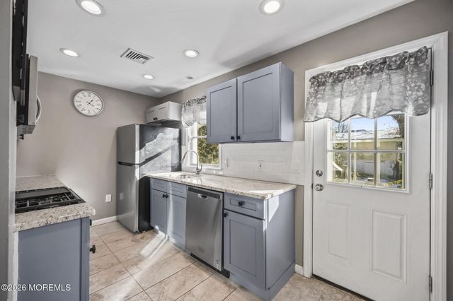 36 Cherry Street, Tinton Falls, NJ 07724