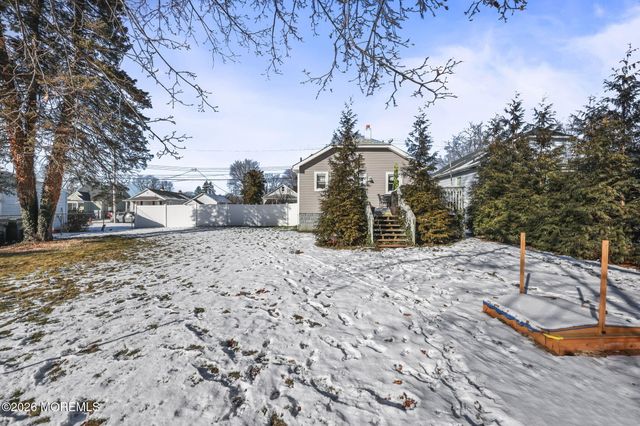 36 Cherry Street, Tinton Falls, NJ 07724