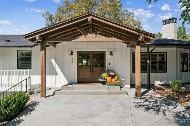 1381 W Meander Dr, Eagle, ID 83616