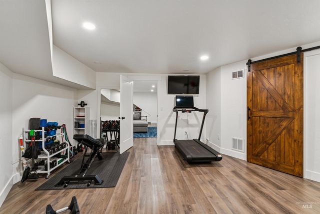 1381 W Meander Dr, Eagle, ID 83616