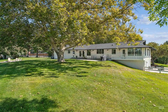 1381 W Meander Dr, Eagle, ID 83616
