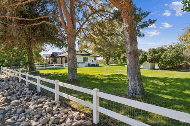 1381 W Meander Dr, Eagle, ID 83616