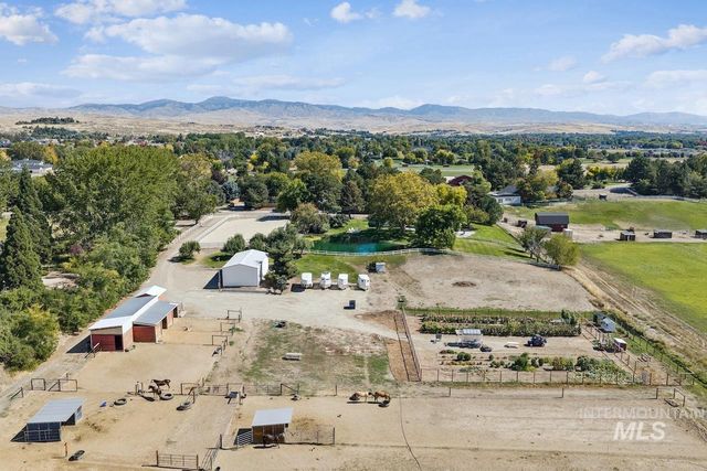 1381 W Meander Dr, Eagle, ID 83616