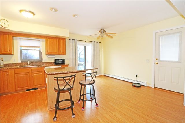 359 Main Road, Tiverton, RI 02878