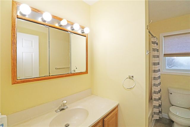 359 Main Road, Tiverton, RI 02878