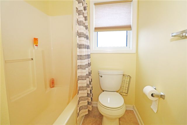 359 Main Road, Tiverton, RI 02878