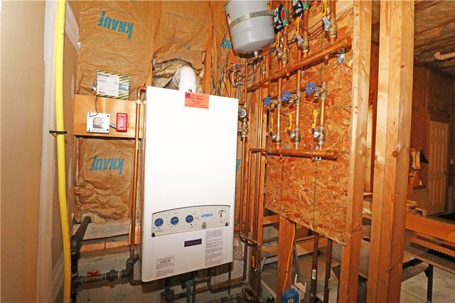 359 Main Road, Tiverton, RI 02878