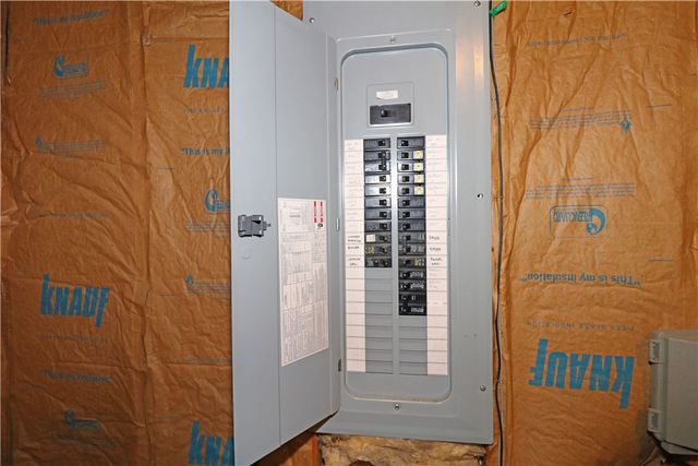 359 Main Road, Tiverton, RI 02878