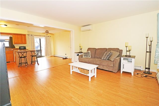 359 Main Road, Tiverton, RI 02878