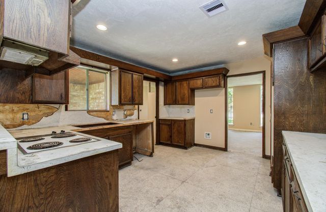 1002 Warwick Street, Eagle Lake, TX 77434