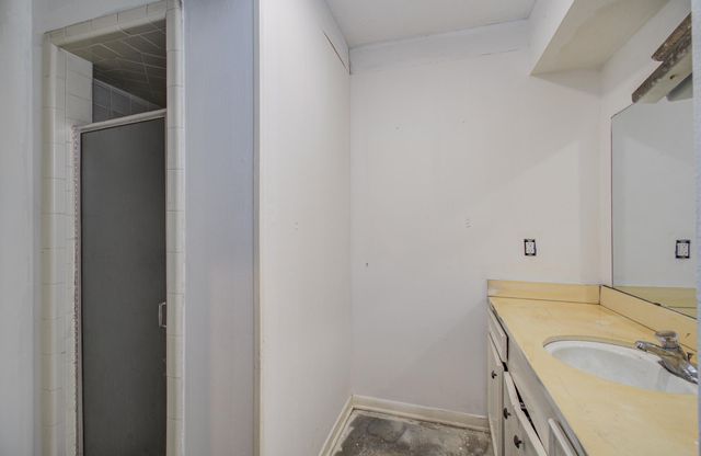 1002 Warwick Street, Eagle Lake, TX 77434