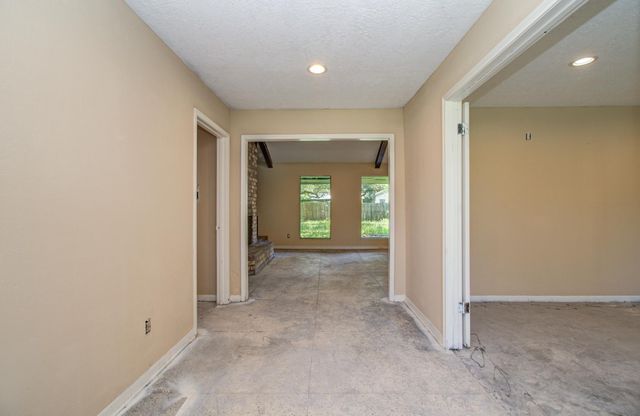 1002 Warwick Street, Eagle Lake, TX 77434