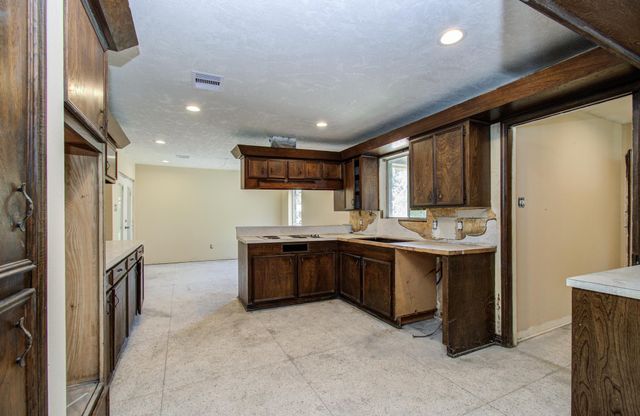 1002 Warwick Street, Eagle Lake, TX 77434