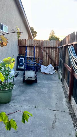 6312 Dundee Dr, North Highlands, CA 96660