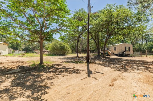 224 Pine Valley Dr, Paige, TX 78659