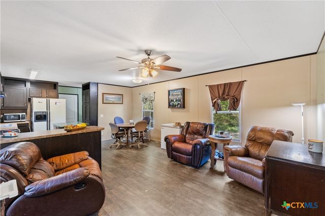 224 Pine Valley Dr, Paige, TX 78659