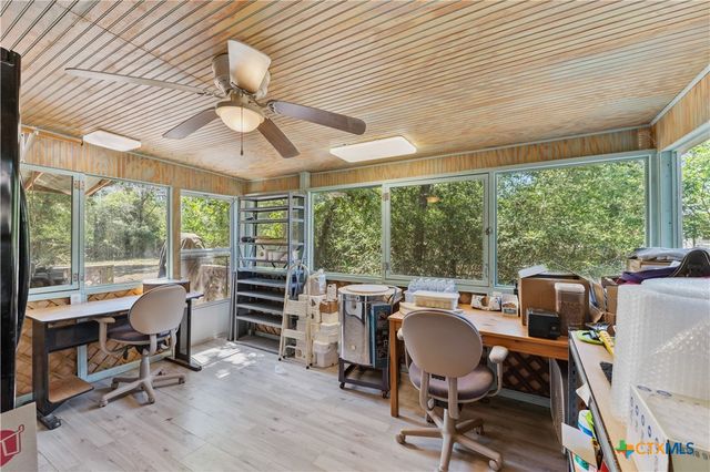 224 Pine Valley Dr, Paige, TX 78659