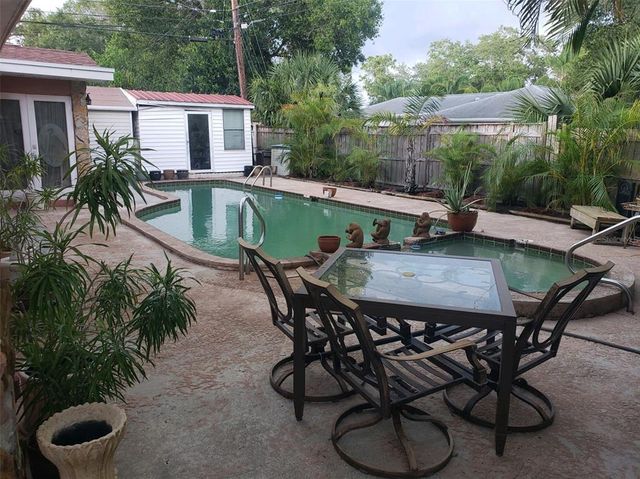8665 MOCKINGBIRD LANE, Seminole, FL 33777
