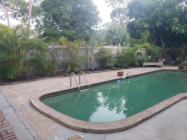 8665 MOCKINGBIRD LANE, Seminole, FL 33777