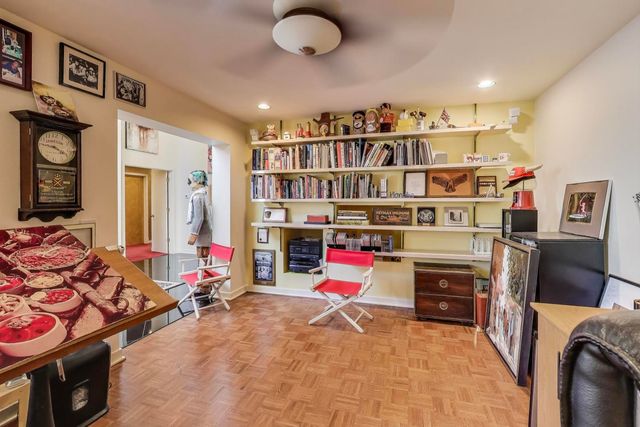 336 Rivershire Court, Lincolnshire, IL 60069