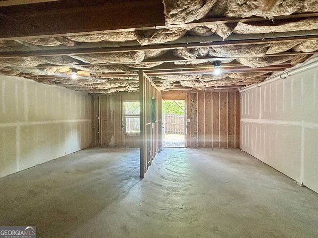 1700 Paxton Drive SW, Lilburn, GA 30047