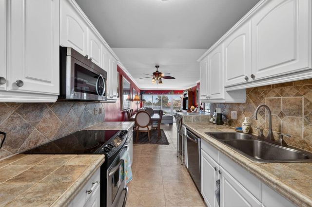 3411 Spanish Trail 418, Delray Beach, FL 33483