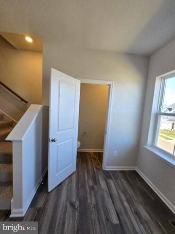 1328 RED CLOVER RD, Ranson, WV 25438