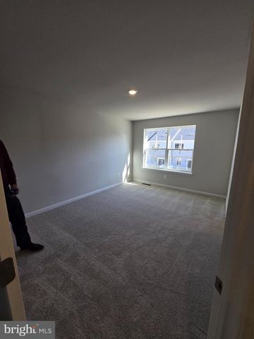 1328 RED CLOVER RD, Ranson, WV 25438