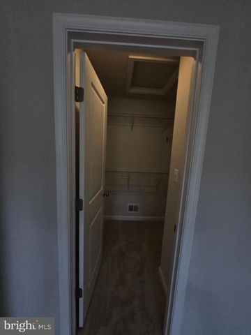 1328 RED CLOVER RD, Ranson, WV 25438